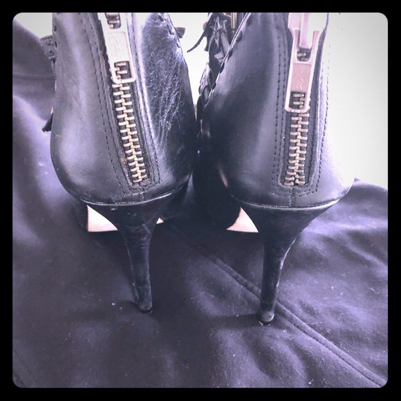 Woman’s dress - Picture 3 of 8